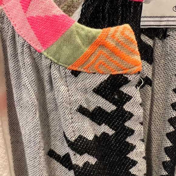 Devotion TWINS Top Small - Picture 4 of 5